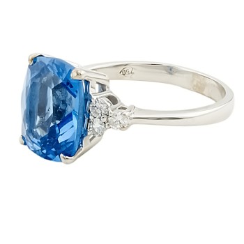 18ct gold Blue Topaz / Diamond 3 stone Ring size N